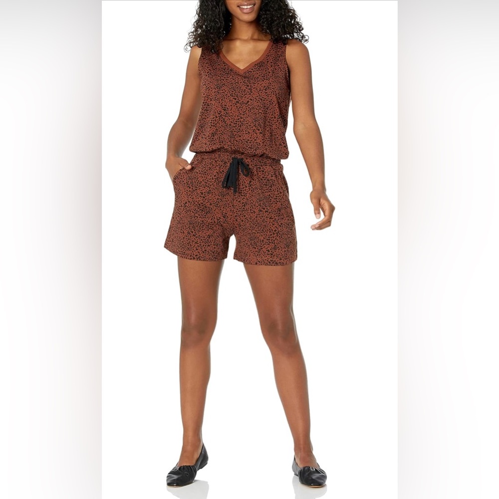 NWT Amazon Essentials Women's Studio Terry Fleece Romper
